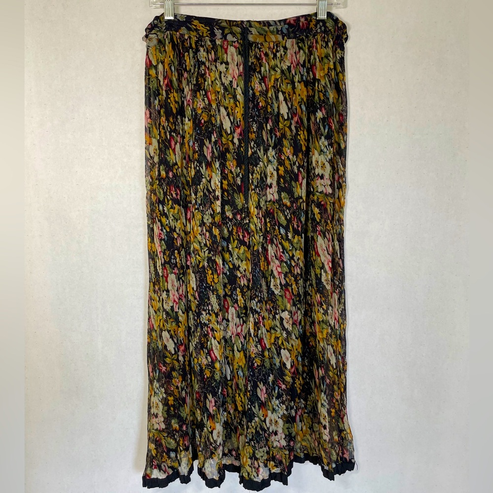 Papillon Blanc Floral Pleated Midi Skirt